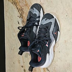 GUC  Air Jordans Black/Gray Size 8